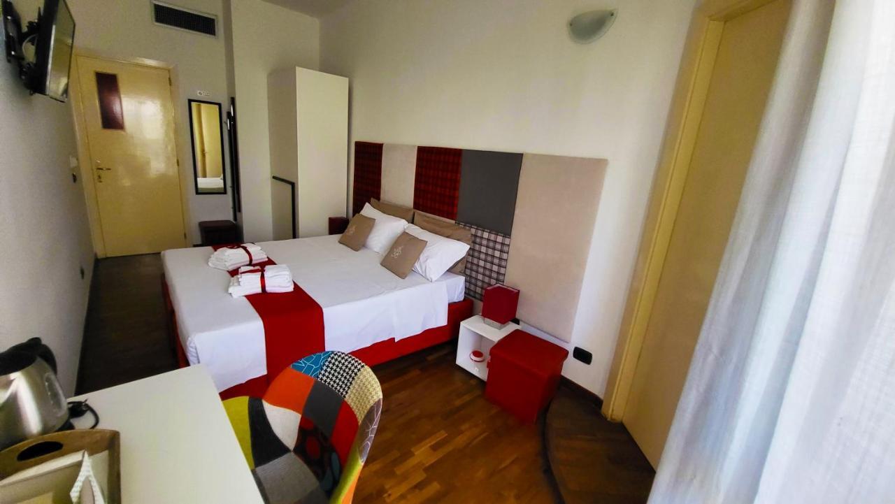 レッチェ Attico Barocco Bed & Breakfast エクステリア 写真