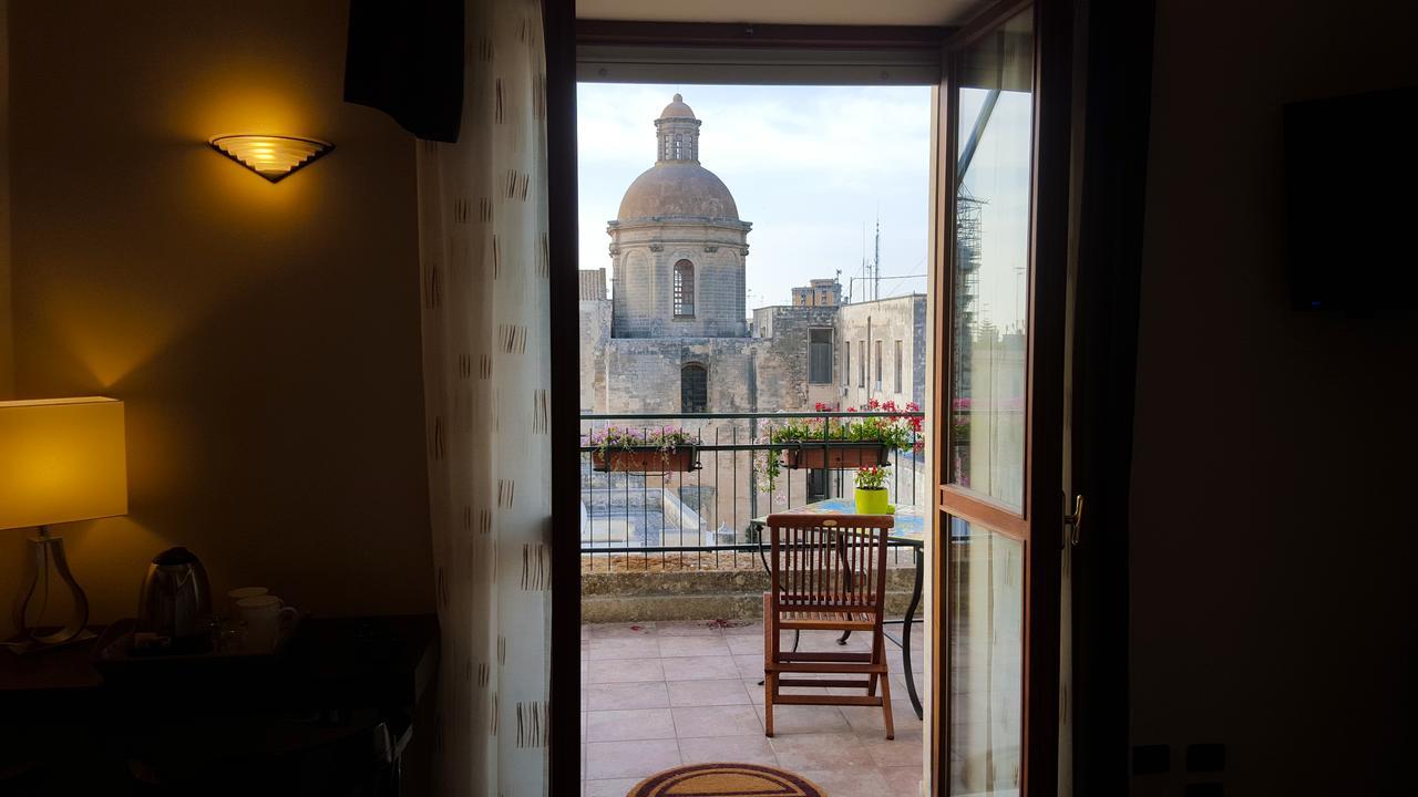 レッチェ Attico Barocco Bed & Breakfast エクステリア 写真